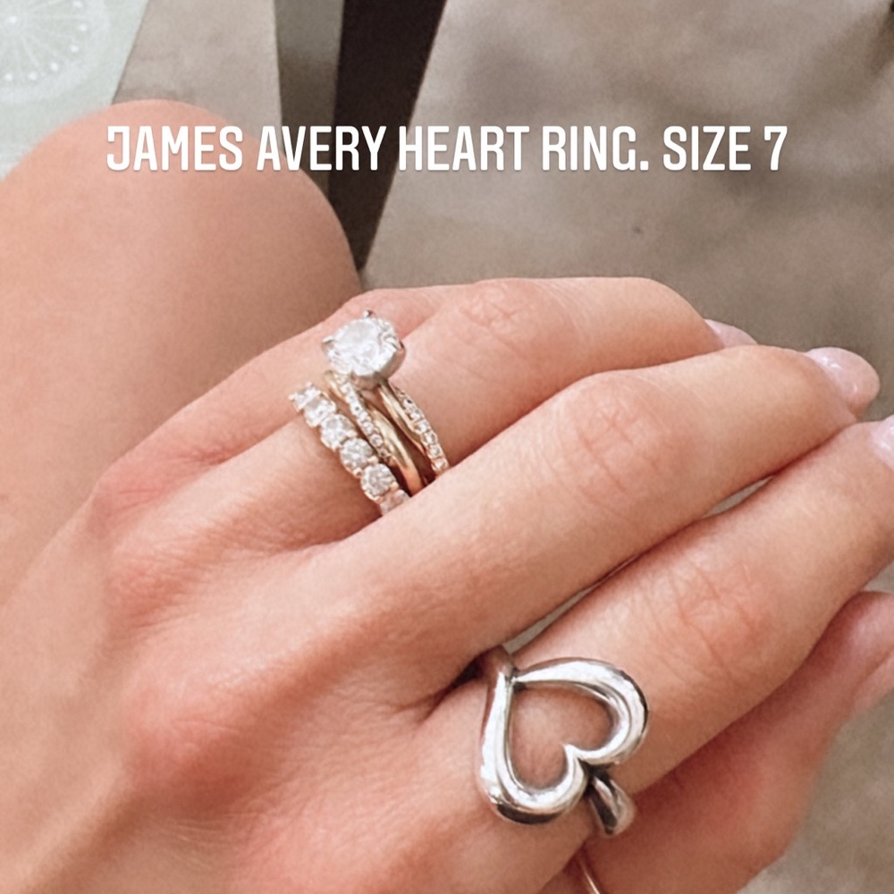 James Avery retired abounding ring